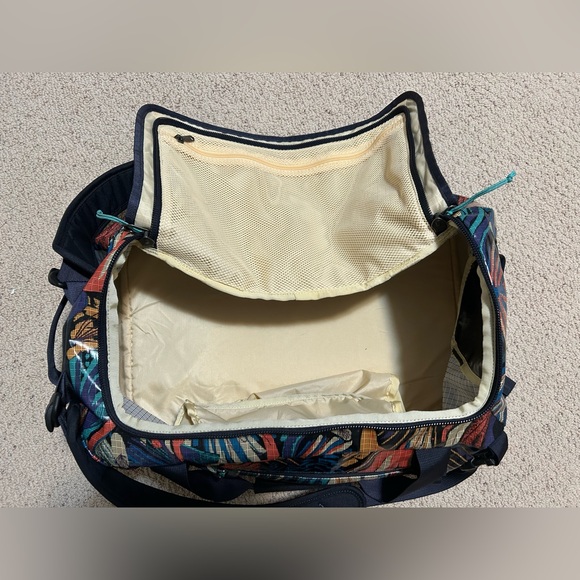 Patagonia Black Hole Duffle - Picture 4 of 6